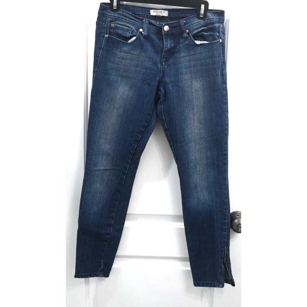 Forever 21 Womens Tapered Zipper Bottom Jeans Size 28